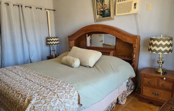 PRIVATE, COMFORTABLE & SPACIOUS! NEAR THE  MARINA, BEACHES & DOWNTOWN! CONDO 302