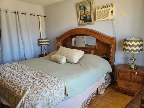 PRIVATE, COMFORTABLE & SPACIOUS! NEAR THE  MARINA, BEACHES & DOWNTOWN! CONDO 302