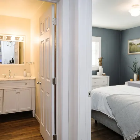 Beautifully updated 2-bed, 1-bath home in downtown Cody. Sleeps 5!