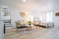 The Guest House at 5th & Carter - 3-Star