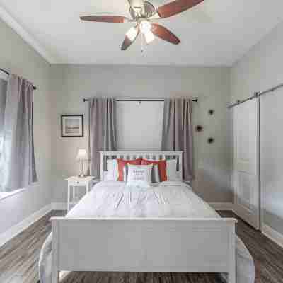 Fully Renovated Historic Ybor Bungalow Rooms
