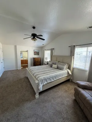 Cozy 4 bedroom family getaway home. Pet friendly home. - 3-Star