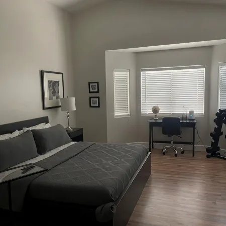 Charming 3-bedroom house in Surprise with AC and WiFi