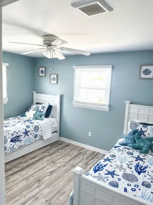 Sunset Bayside Beach House - Sleeps 14, Steps from Beach & Bay, Outdoor Shower - 2-stjärniga