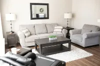 Modern Townhouse Walking Distance to Downtown - Wifi