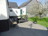 Vacation home with garden and terrace, 15 minutes from the Moselle - 2성급