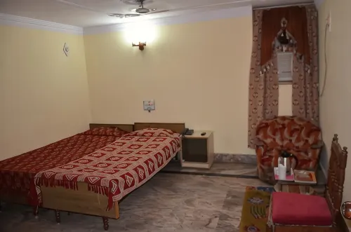 Rainbow Guest House - Homestays
