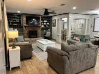 Charming, newly renovated, 3-bedroom, 2 full bath home. - 3 estrellas