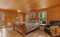 30 Min to Jackson Hole • Alpine Retreat • Hot Tub • Sleeps 12 - Chalets