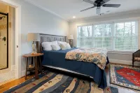 Endearing Lakeside Private Retreat - Wifi