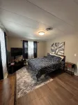 Route 66 Rails to Trails home with Central AC and WIFI - Homestays