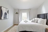 5 mins to Grand Park, 15 mins to Ruoff, pet-friendly, peaceful environment!