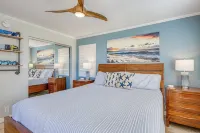 Oceanview Beachfront Menehune Shores Condo: Steps to the Beach,King Bed, Pool,AC - Balkoner