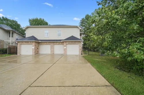 Beautiful Cozy home in The heart of Conroe Texas - 4-Star