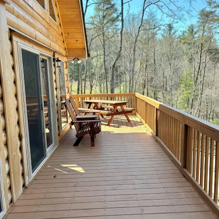 Spacious 5-king bedroom cabin with private bathrooms minutes from Asheville.