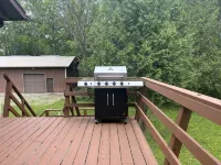 Whispering Pines By The Bay, quiet seclusion near water and town - 4-Star