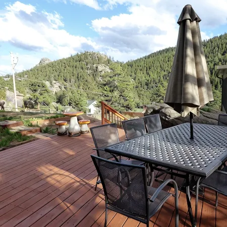 Mountain Views, 2 Peaceful Acres, Game Rm, hispeed WiFi, A/C, Comfy Beds 3279