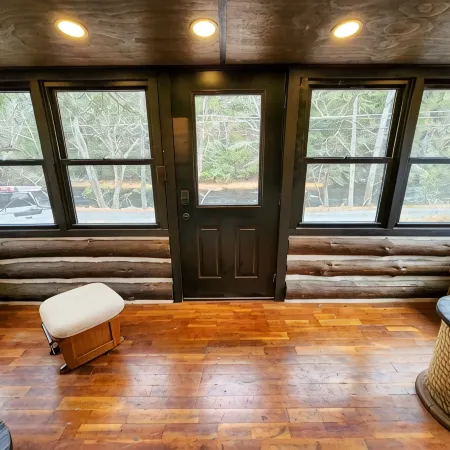Modern Luxury Meets Rustic Charm - Cozy Log Cabin