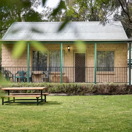 Grampians View Cottages and Units