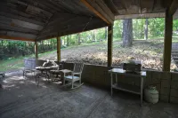 Cozy cabin, 1.5 miles to downtown McCaysville; shops/restaurants & Toccoa River - 4-Star