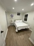 The Lake Life Retreat with Hot Tub - Wifi