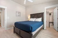 Bear Lake Cabin Sleeps 12! Game Room! Plenty of Parking for Cars and Toys! - Chalets