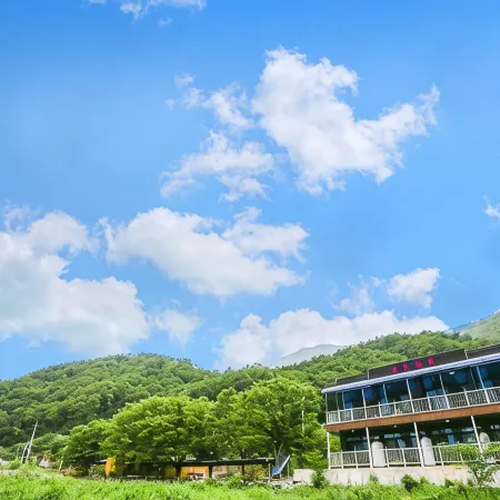 Yangsan Doyeon Valley Pension Отели рядом с достопримечательностью «Водопад Paraeso»