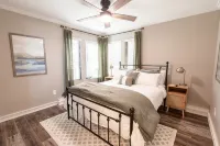Large Waterfront w/Stellar Views of Grand Lake! Pvt Dock! 6Bed/4Bath, Sleeps 18! - 4つ星