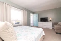 Ocean Block Condo -  Walk to the Beach - 3Br - SaltWater Pool - Хоумстей