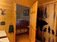 Cozy Cabin at Copperhill, Tn. Fire Pit, Hot Tub, Nature Trails.....WOW - Hytter