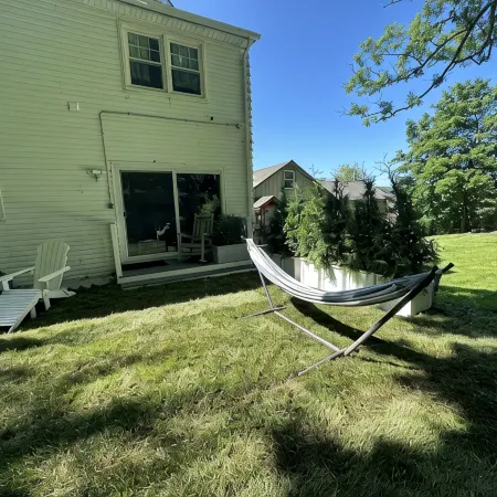 Entire 1 Bedroom Apartment in Lovely Family Vacation Lake House. Pets welcome!