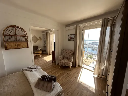 Panoramic sea view of port and beaches - 무료 와이파이