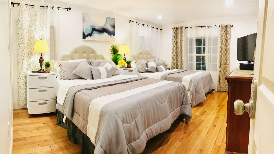 4BR 6BEDS WOLLASTON BEACH. NearBOSTON3
