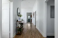 Timeless Midtown Craftsman • 2Br, 2BA • 15 Mins to Ft Moore - 4-Star