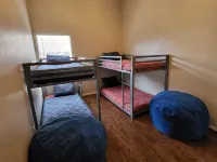 Quiet neighborhood, spacious home, near many activities. - 3-Star
