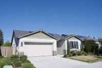 New 3B Home / near Sequoia, EV, +More - Hot Tub