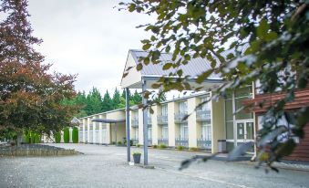 Fiordland Hotel