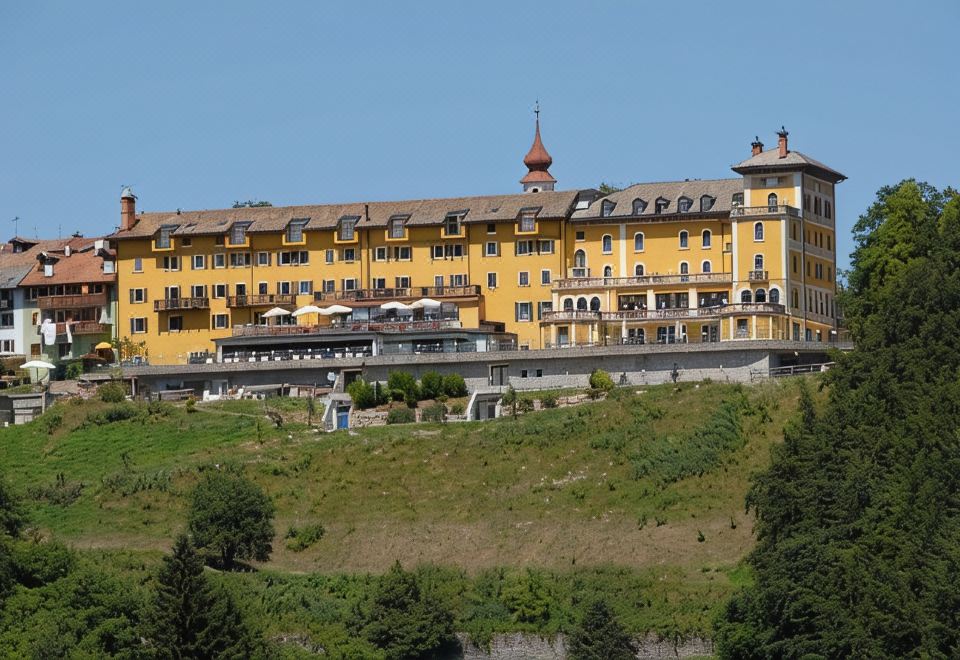 Grand Hotel Astoria - Housity