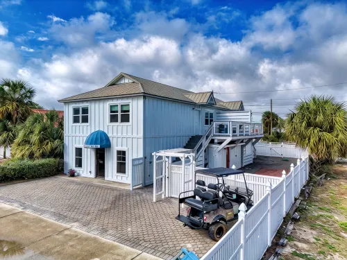 Ocean-view 2 bed 1 bath near island center on beautiful Saint George Island - 4-Star