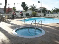 The Volare, Ascend Hotel Collection - Hot Tub