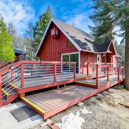 Silver Pines Lodge