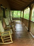 Cozy Cabin with Fireplace, 2 Bedrooms & 2 Queen Size Couch Beds! - Homestays