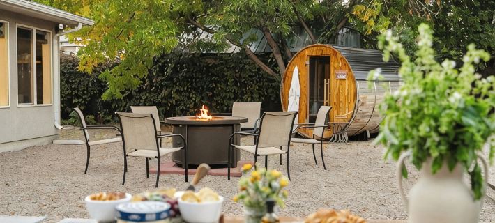 Hot Tub, Fire Pit and Barrel Sauna,  and one left turn to worlds best skiing! Hoteles en Midvale