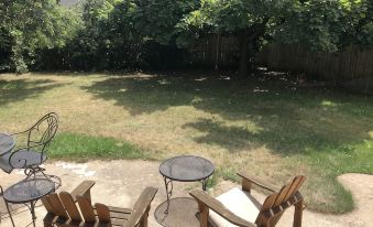 Beautiful private 2 bedrooms/1 bathroom near campus