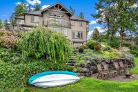Luxury Beach House & Apartment, Waterfront, Hot Tub, Kayaks, Fire Pit, Game Room - Boutique