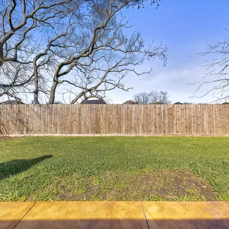 Cozy Pearland Getaway Home! Large backyard w/patio! 5 STAR REVIEWS.