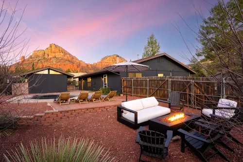 Luxurious 5br Retreat w/ Heated Pool + Stunning Views! - 프라이빗 풀