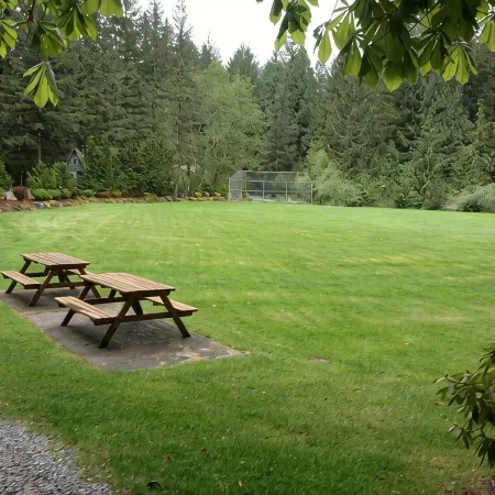 2-Story Chalet, clean, 3Br / 2Ba in Snowline, best rates, WiFi and Hot Tub