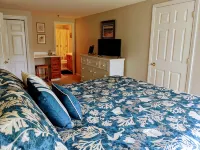 Unique Waterfront Condo at the Boatyard! - 4 estrellas