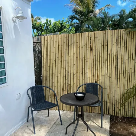 Luxury 5 Bedroom Home, 3 Minute Walk from the Beach